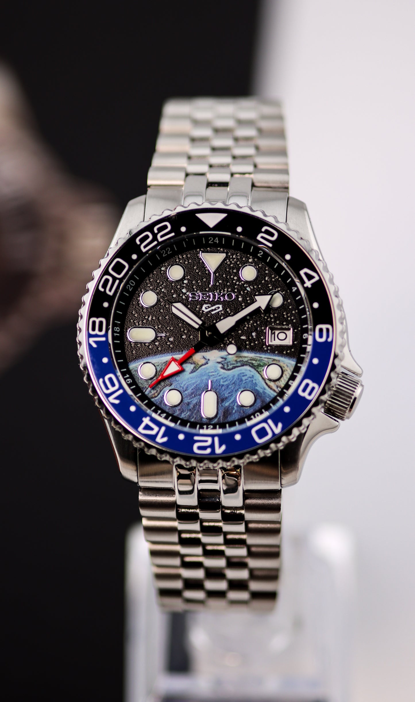 Seiko World of Colors SKX GMT Mod