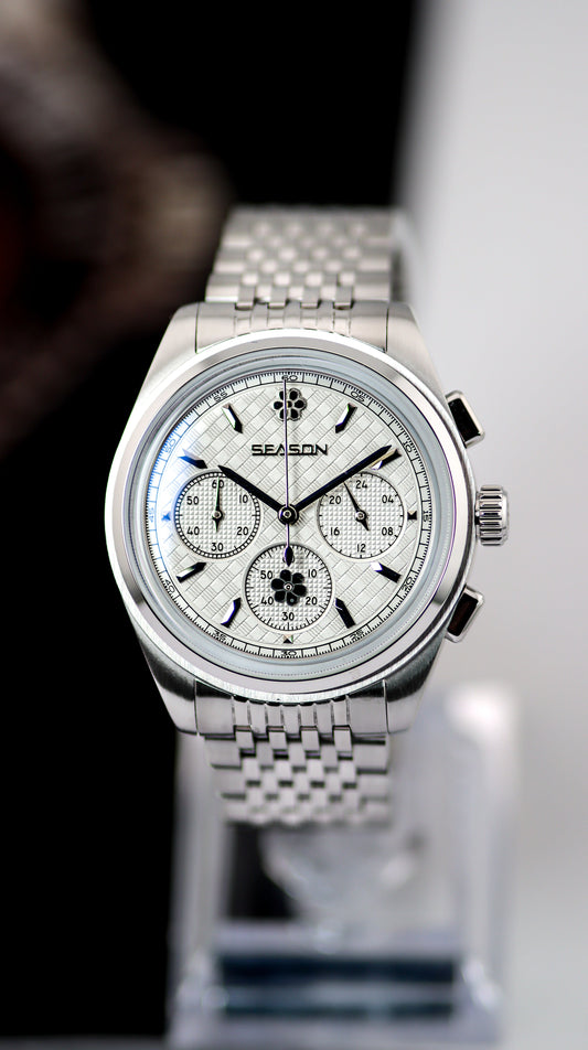 Season No. 2 Silver Snow mecaquartz chronograph